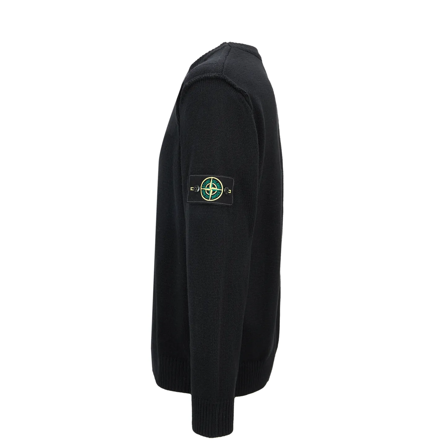 🅿️430 Stone Island Compass Round Neck Sweater (Black) The original version was purchased and developed for RMB 3,690. The fabric is made of 30% wool, 50% cotton, and 20% spandex. The arm embroidery logo is made of double-layer soft leather, with embroidery logo technology on the surface and embellishment with the brand logo. Comes with laser engraved metal buttons. Garment washing-fixing color-fixing pattern-removing wool impurities. This style is woven with a 7-needle imported machine, with knitted threads on the neck and hem, and embroidered logos on the arms to present the brand vision. Size:S-M-L-XL